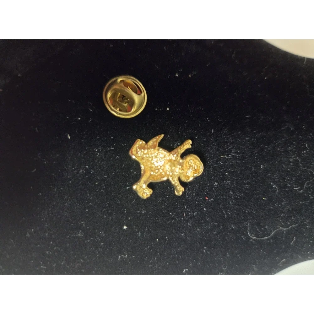 BARNEY Vintage Gold Tone Pin w/ Clutch Back, Original 